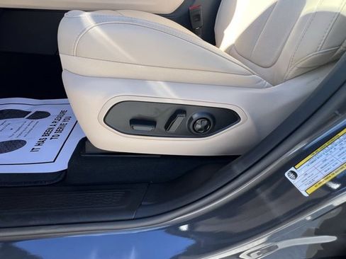 New 2025 Jeep Grand Cherokee L Limited image 12