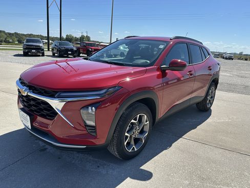 New 2026 Chevrolet Trax LT w/ Driver Confidence Package image 5