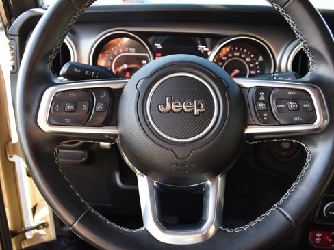 Used 2022 Jeep Gladiator Rubicon w/ LED Lighting Group image 13