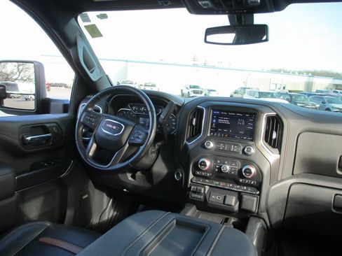 Certified 2022 GMC Sierra 2500 AT4 w/ AT4 Preferred Package image 24