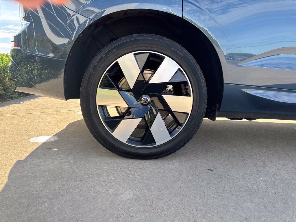 Certified 2025 Volvo XC60 T8 Plus w/ Protection Package Premier AWD/4WD image 13