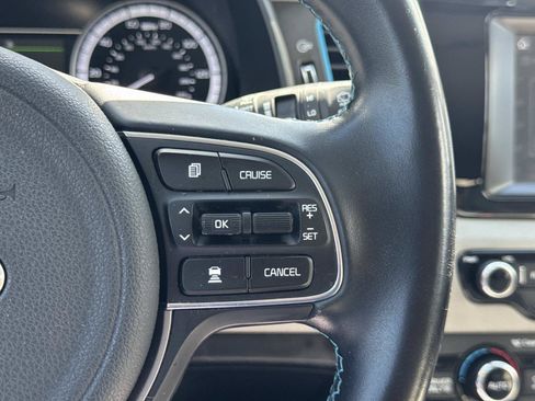 Used 2018 Kia Niro LX FWD image 18
