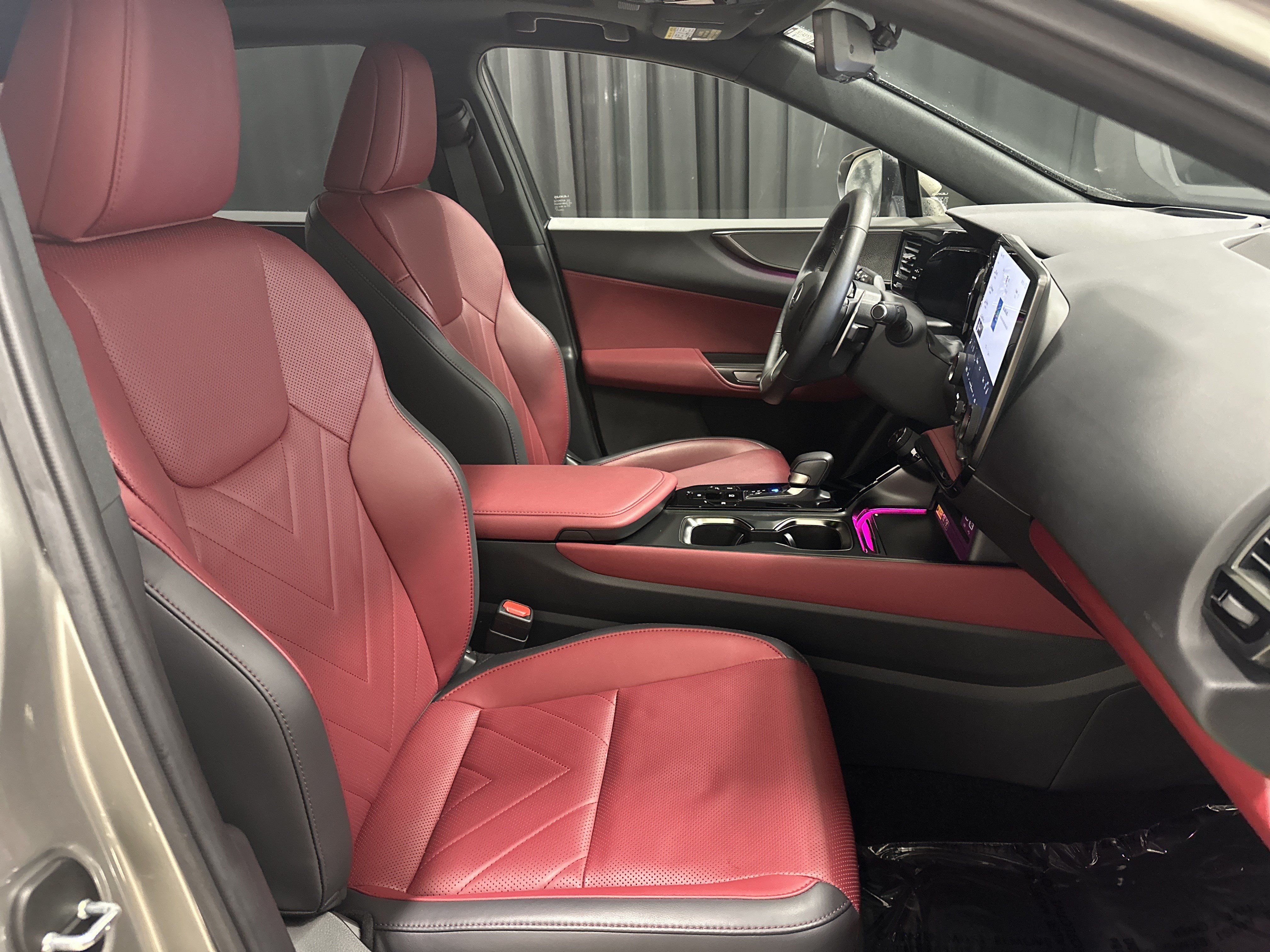 Certified 2025 Lexus NX 350h AWD w/ Accessory Package (2T) image 33