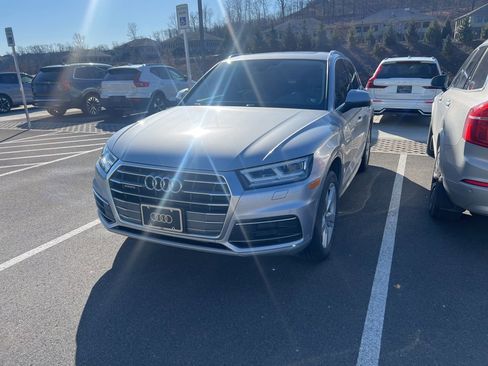 Used 2019 Audi Q5 2.0T Premium Plus w/ Premium Plus Package image 2