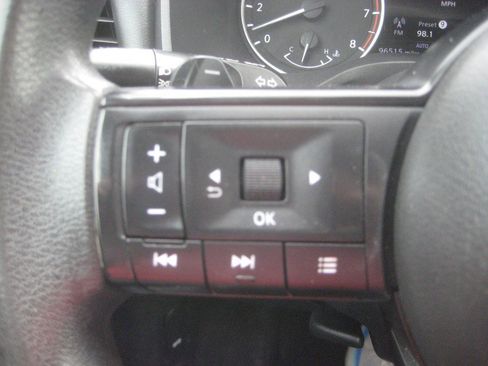 Used 2021 Nissan Rogue S AWD/4WD image 25