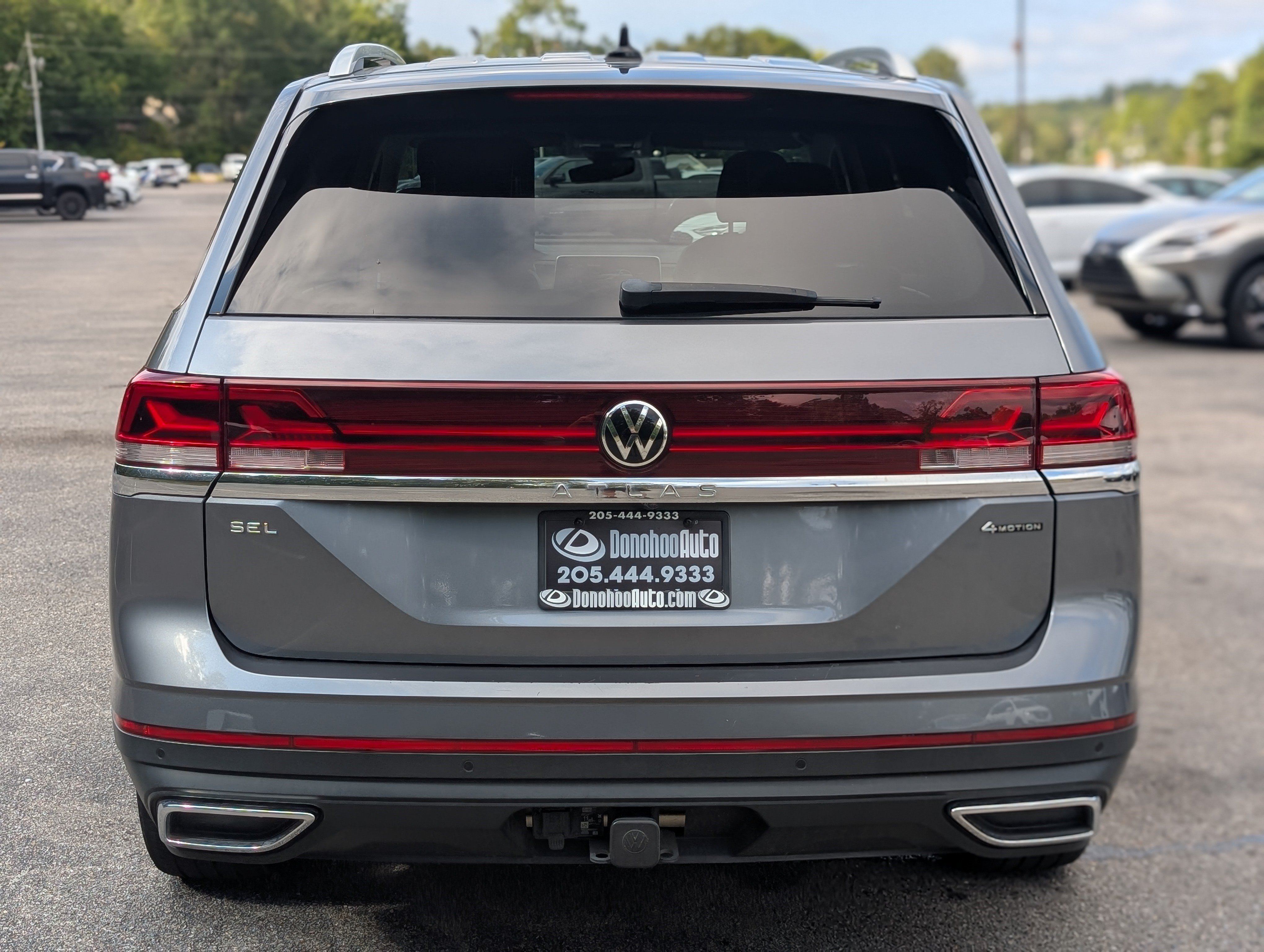Used 2024 Volkswagen Atlas SEL AWD/4WD image 8