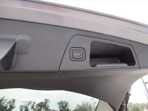 Used 2020 Buick Envision Essence image 29