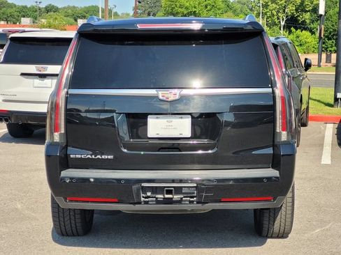 Used 2018 Cadillac Escalade 2WD image 6