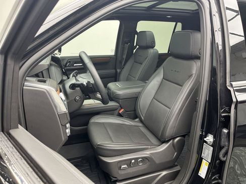 Certified 2025 GMC Yukon Denali w/ Sun & Power Step Package AWD/4WD image 11