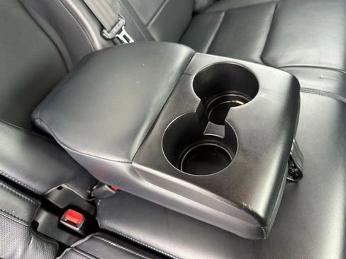 Used 2019 Toyota Tundra Platinum image 32