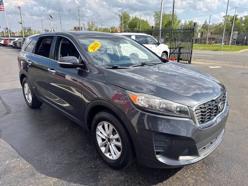 Used 2019 Kia Sorento FWD image 3
