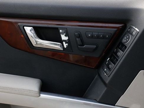 Used 2010 Mercedes-Benz GLK 350 2WD w/ Multimedia Pkg image 47