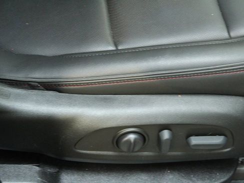 Used 2022 Chevrolet Traverse RS image 11