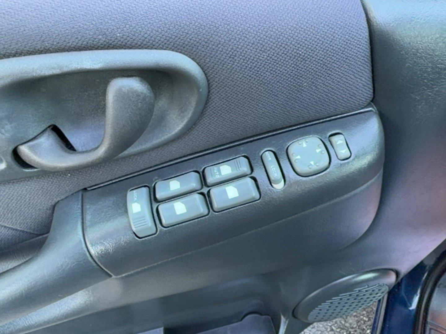 Used 2004 Chevrolet S10 Pickup LS AWD/4WD image 11