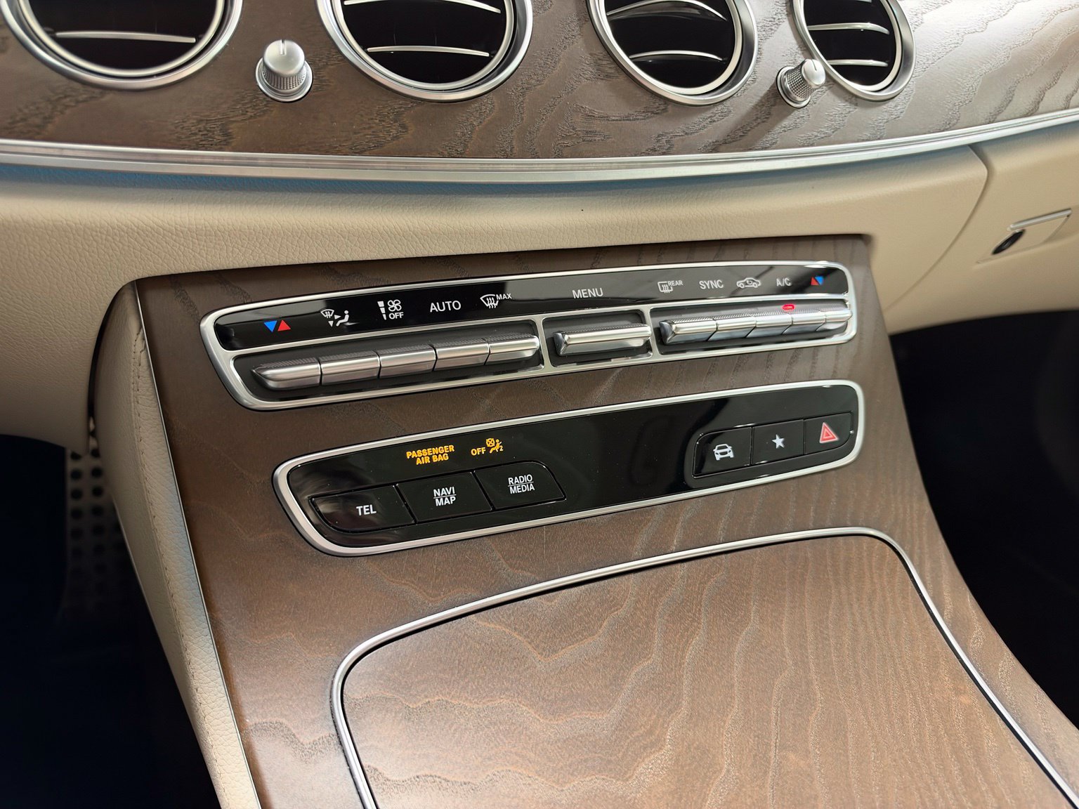 Used 2021 Mercedes-Benz E 450 4MATIC All-Terrain Wagon w/ Premium Package image 29