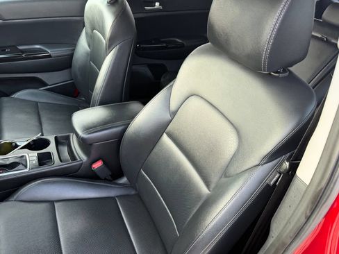 Used 2020 Kia Sportage EX FWD image 29