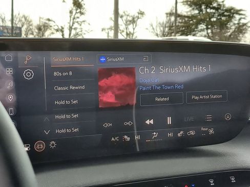 Used 2025 Buick Enclave Preferred w/ Power Package image 13