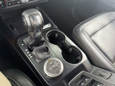 Used 2025 Ford Bronco Outer Banks AWD/4WD image 30