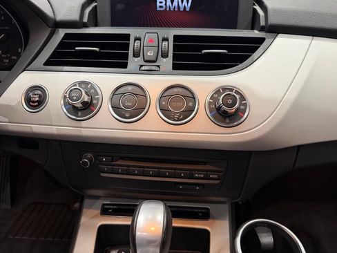 Used 2011 BMW Z4 sDrive30i RWD image 35