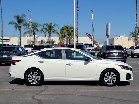Used 2025 Nissan Altima 2.5 S FWD image 26