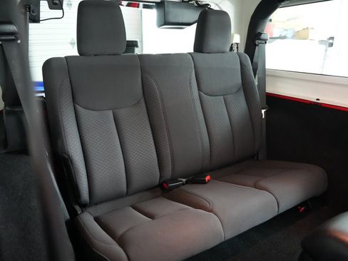 Used 2016 Jeep Wrangler Sport image 33