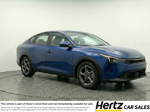 Used 2025 Kia K4 LXS image 1