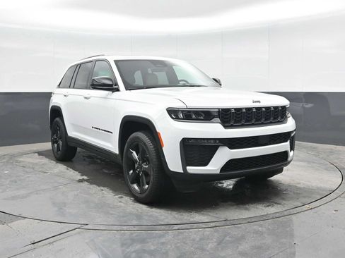 Used 2026 Jeep Grand Cherokee Limited w/ Limited Altitude Package AWD/4WD image 7