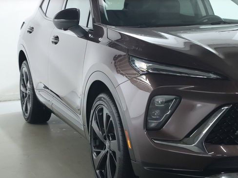 Used 2025 Buick Envision Sport Touring image 8