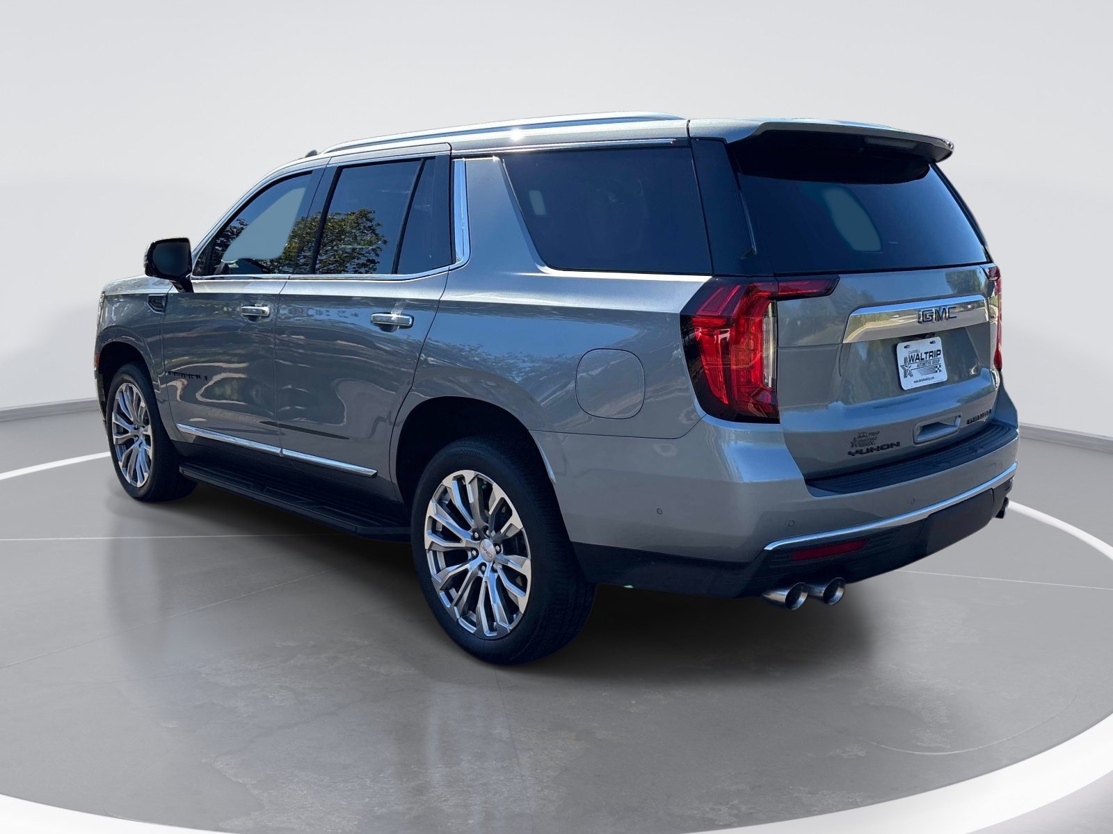 Used 2023 GMC Yukon Denali w/ Advanced Technology Package AWD/4WD image 6