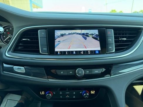 Used 2022 Buick Enclave Essence w/ Sport Touring Edition FWD image 20