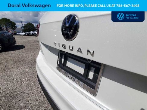 Used 2023 Volkswagen Tiguan SE image 14