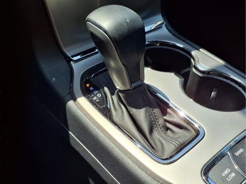Used 2019 Jeep Grand Cherokee High Altitude AWD/4WD image 9