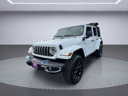 Used 2024 Jeep Wrangler Unlimited Sahara AWD/4WD image 2