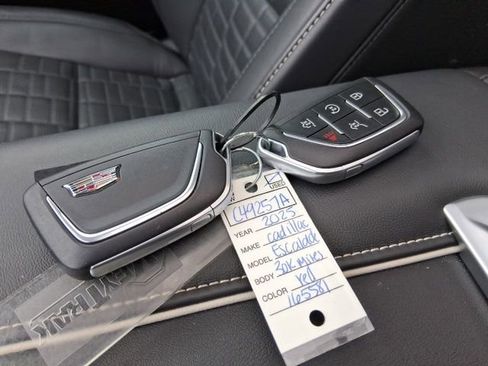 Used 2025 Cadillac Escalade Sport Platinum w/ LPO, Floor Liner Package image 32