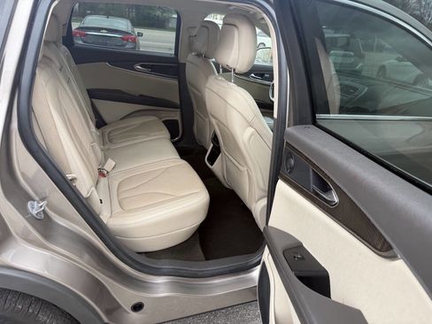 Used 2020 Lincoln Nautilus Reserve image 17