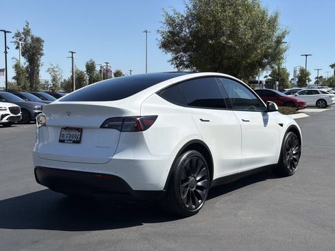 Used 2021 Tesla Model Y Long Range AWD/4WD image 4