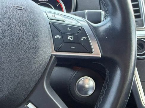 Used 2014 Mercedes-Benz ML 63 AMG 4MATIC image 31