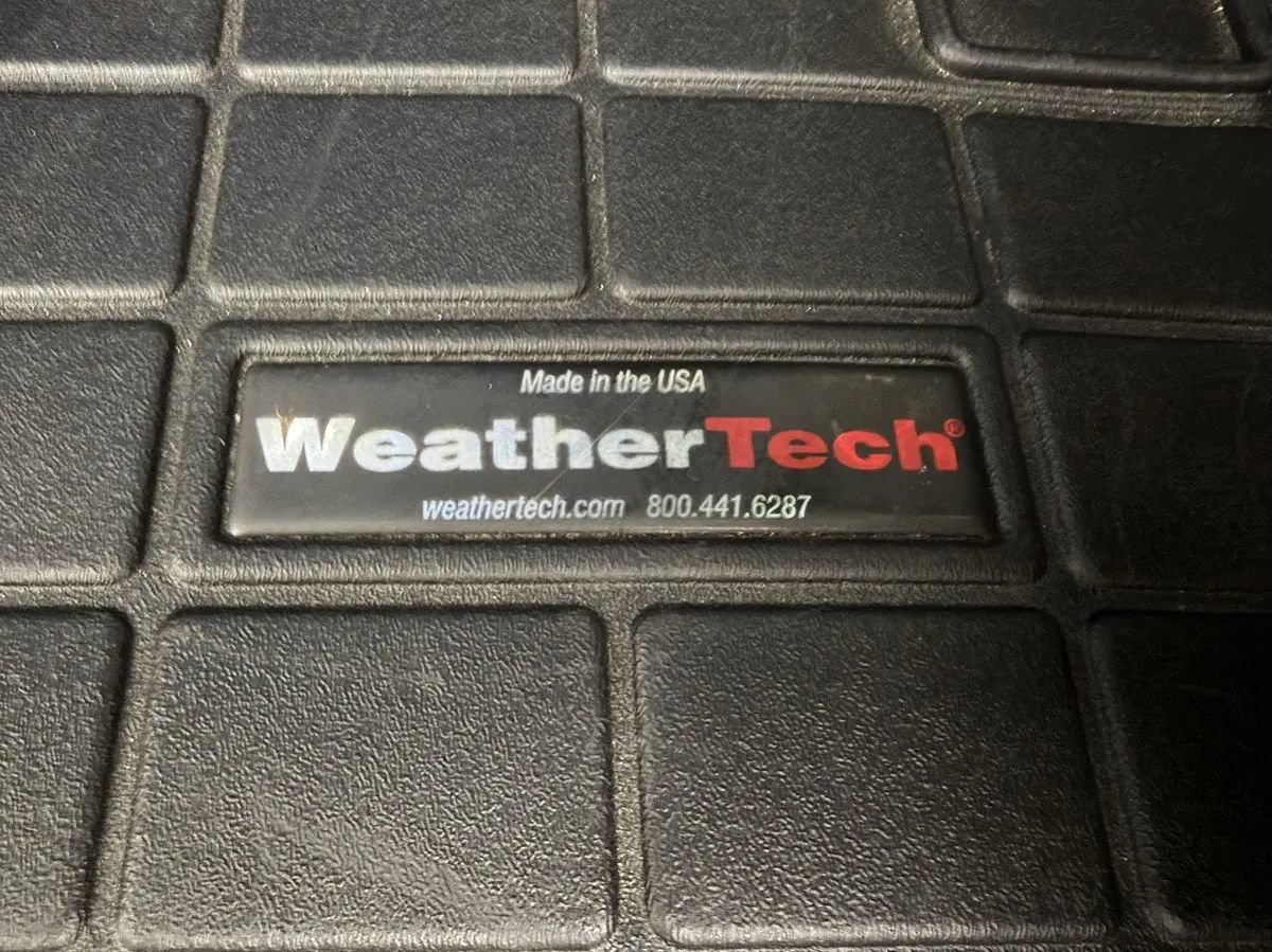 Used 2015 Jeep Wrangler Unlimited Rubicon w/ Connectivity Group AWD/4WD image 23