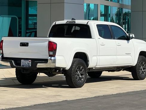 Used 2022 Toyota Tacoma SR5 AWD/4WD image 4