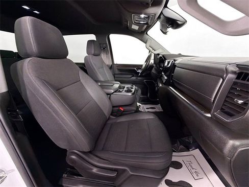 Used 2024 Chevrolet Silverado 2500 LT image 28