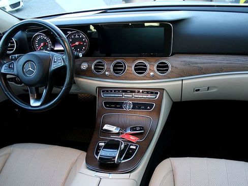 Used 2018 Mercedes-Benz E 300 image 20