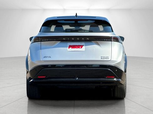 Used 2023 Nissan Ariya AWD image 4