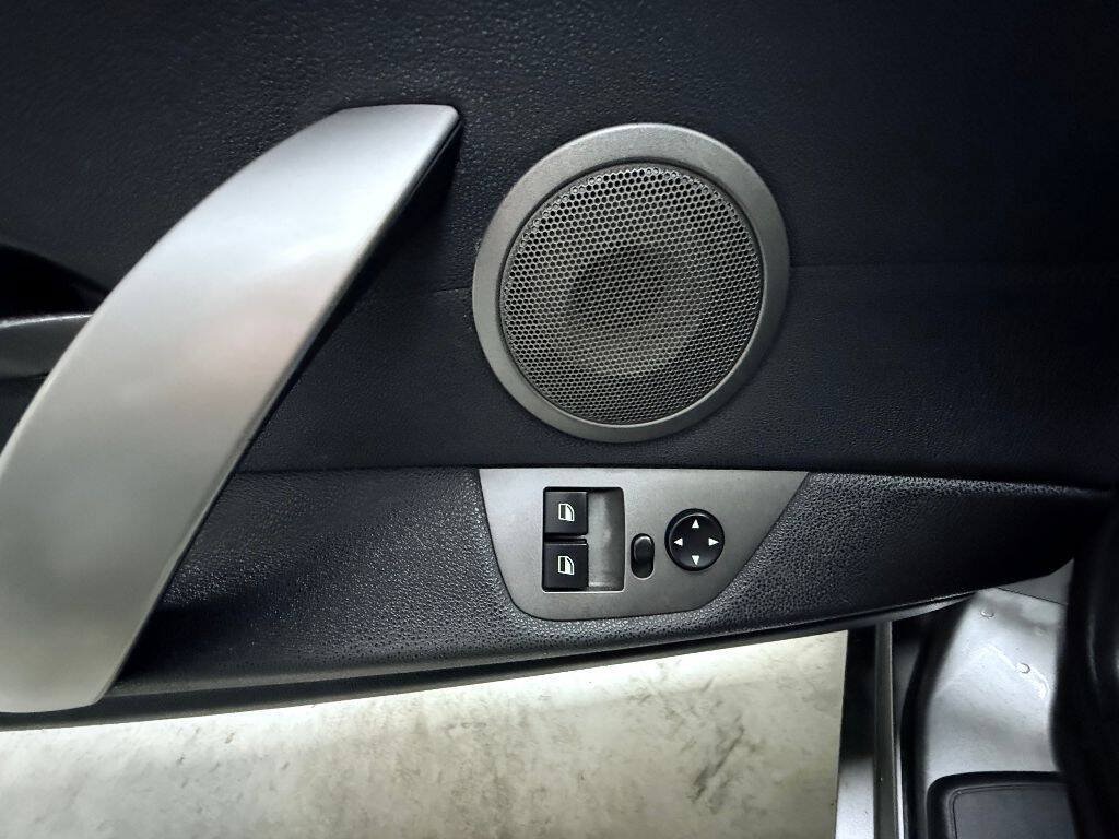 Used 2003 BMW Z4 2.5i RWD image 27