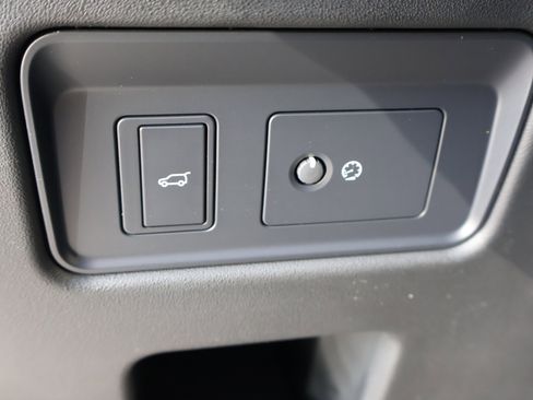 Used 2019 Land Rover Discovery SE AWD/4WD image 23