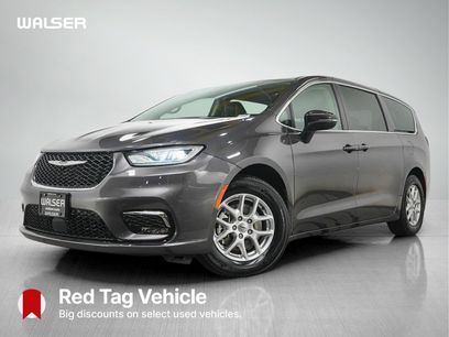 Used 2023 Chrysler Pacifica Touring-L