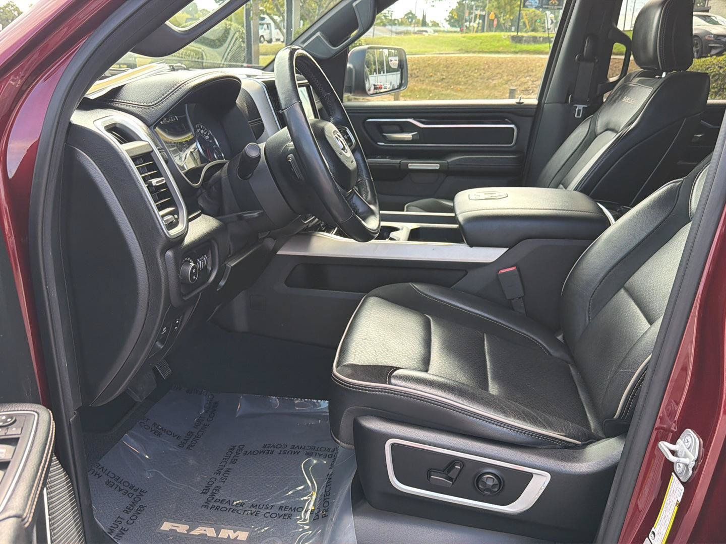 Used 2019 RAM 1500 Laramie w/ Sport Appearance Package AWD/4WD image 10