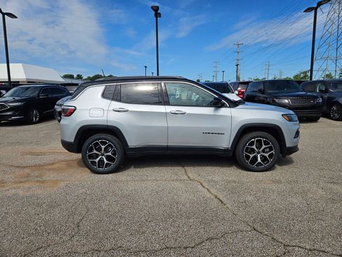 Used 2025 Jeep Compass Limited AWD/4WD image 7