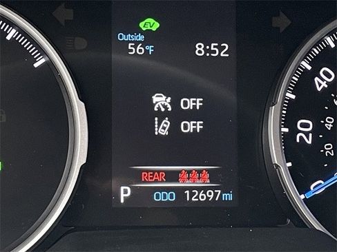 Used 2021 Toyota RAV4 XLE Premium image 15