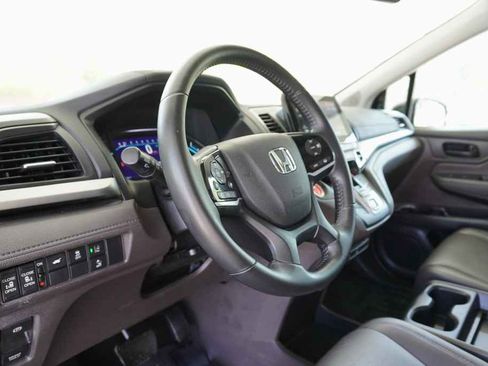 Used 2018 Honda Odyssey EX-L image 17