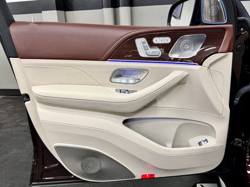 Used 2023 Mercedes-Benz Maybach GLS 600 4MATIC image 20